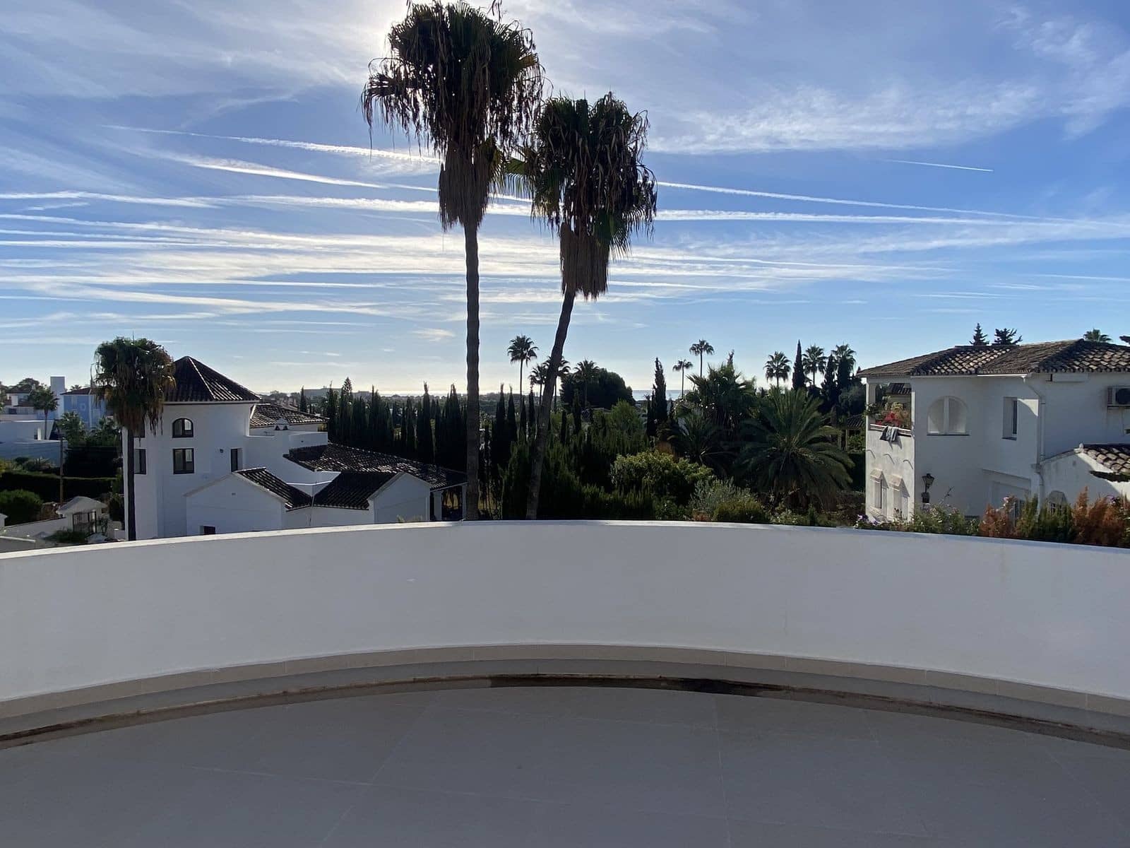 4 sovrum Villa till salu i El Paraiso med pool garage - 2 950 000 € (Ref: 9629823)