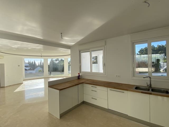 4 soverom Villa til salgs i El Paraiso, Estepona med svømmebasseng garasje - € 2 950 000 (Ref: 9629823)