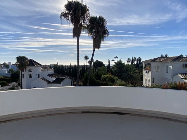 4 soverom Villa til salgs i El Paraiso, Estepona med svømmebasseng garasje - € 2 950 000 (Ref: 9629823)