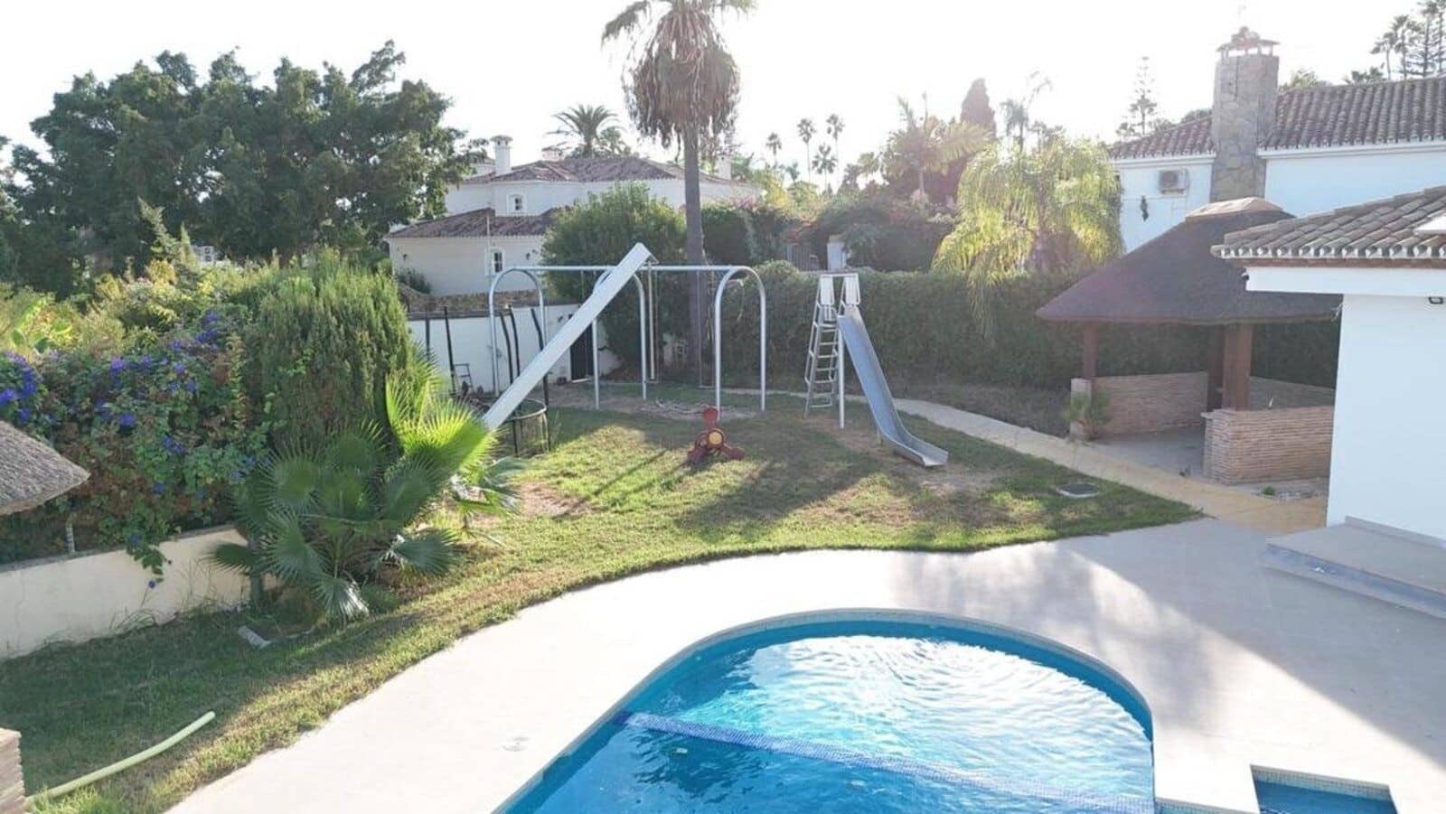 4 sovrum Villa till salu i El Paraiso med pool garage - 2 950 000 € (Ref: 9629823)