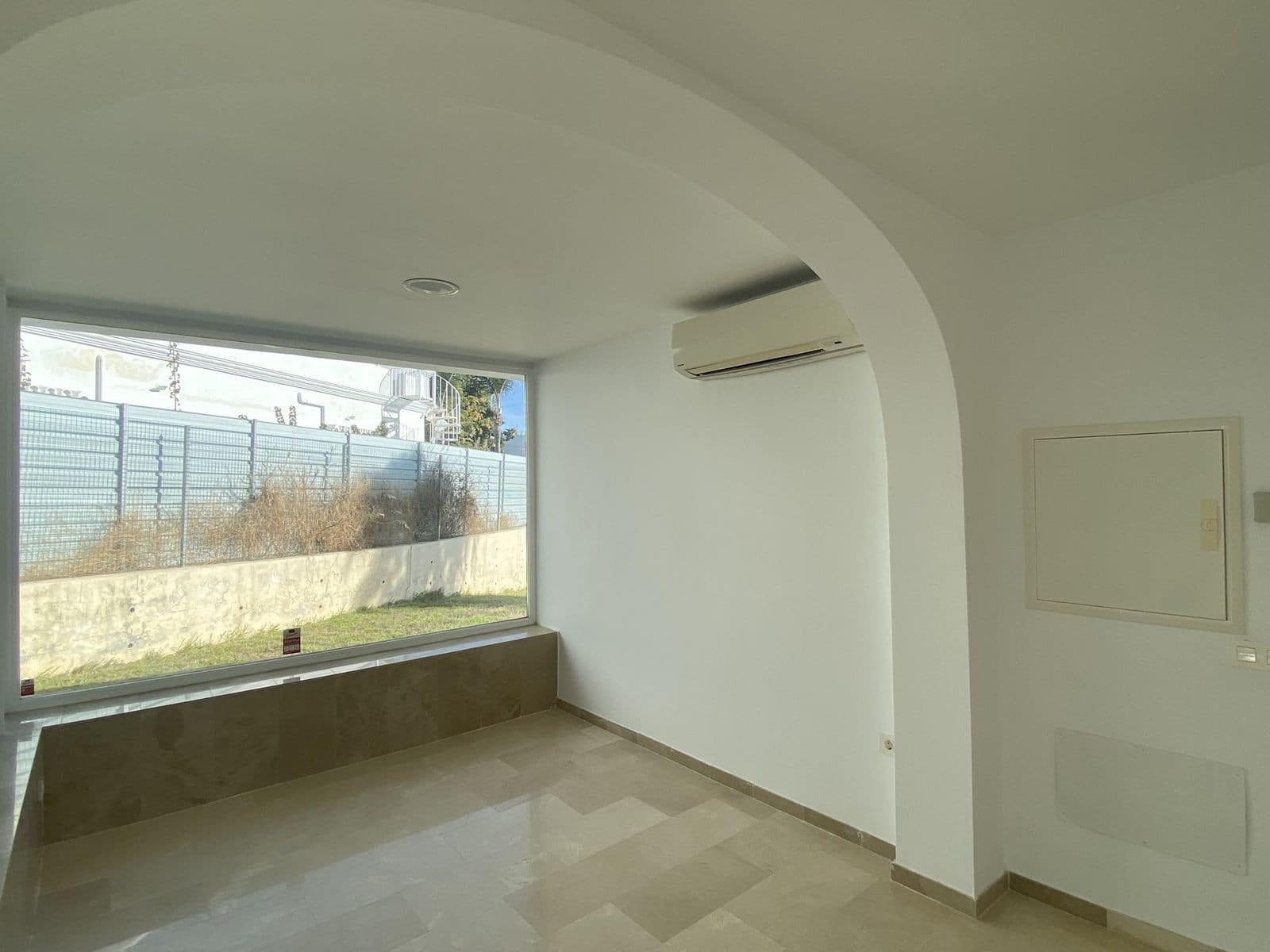 4 sovrum Villa till salu i El Paraiso med pool garage - 2 950 000 € (Ref: 9629823)