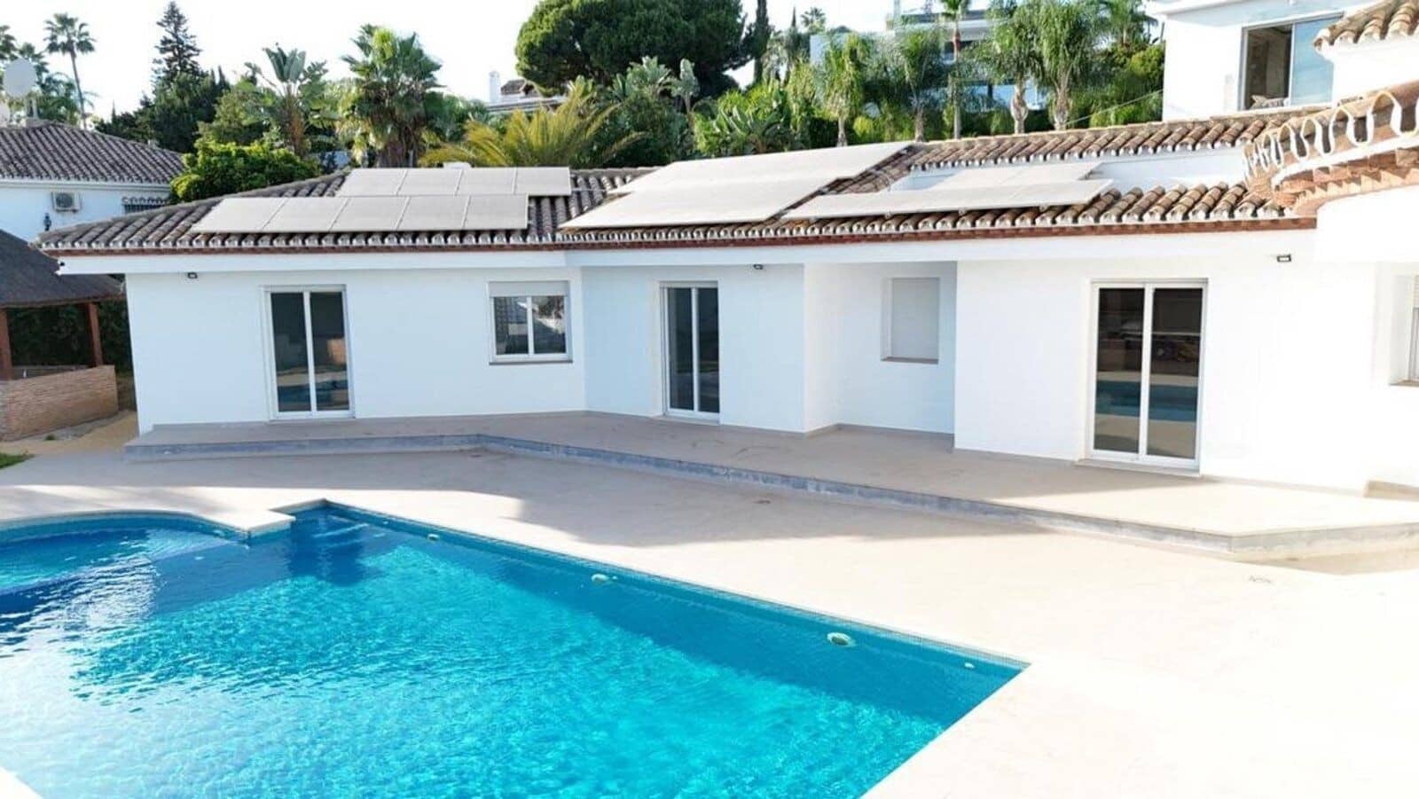 4 sovrum Villa till salu i El Paraiso med pool garage - 2 950 000 € (Ref: 9629823)
