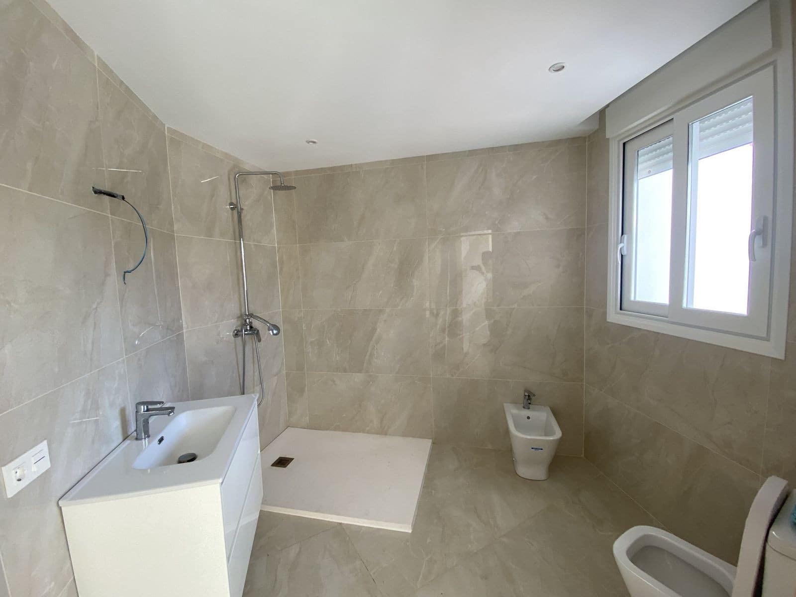 4 sovrum Villa till salu i El Paraiso med pool garage - 2 950 000 € (Ref: 9629823)