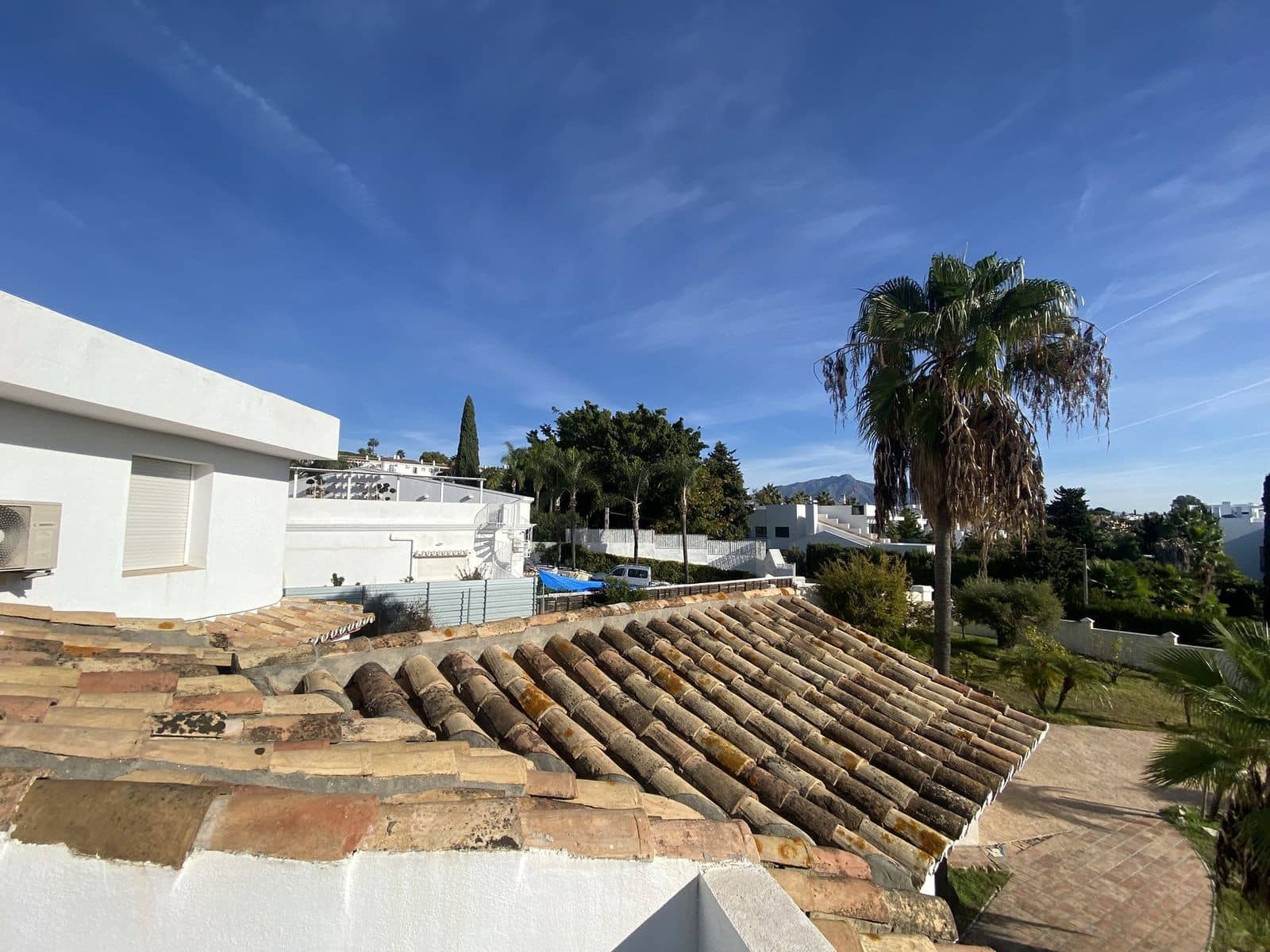 4 sovrum Villa till salu i El Paraiso med pool garage - 2 950 000 € (Ref: 9629823)