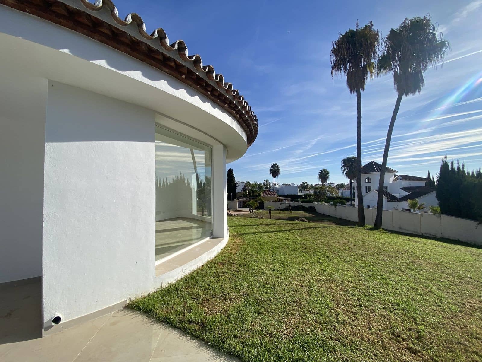 4 sovrum Villa till salu i El Paraiso med pool garage - 2 950 000 € (Ref: 9629823)