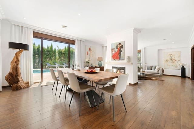 Chalet de 4 habitaciones en San Pedro de Alcantara, Marbella en venta con piscina garaje - 2.195.000 € (Ref: 9629824)