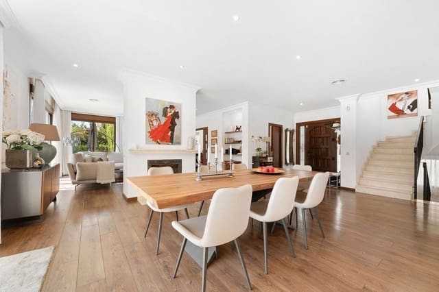 Chalet de 4 habitaciones en San Pedro de Alcantara, Marbella en venta con piscina garaje - 2.195.000 € (Ref: 9629824)