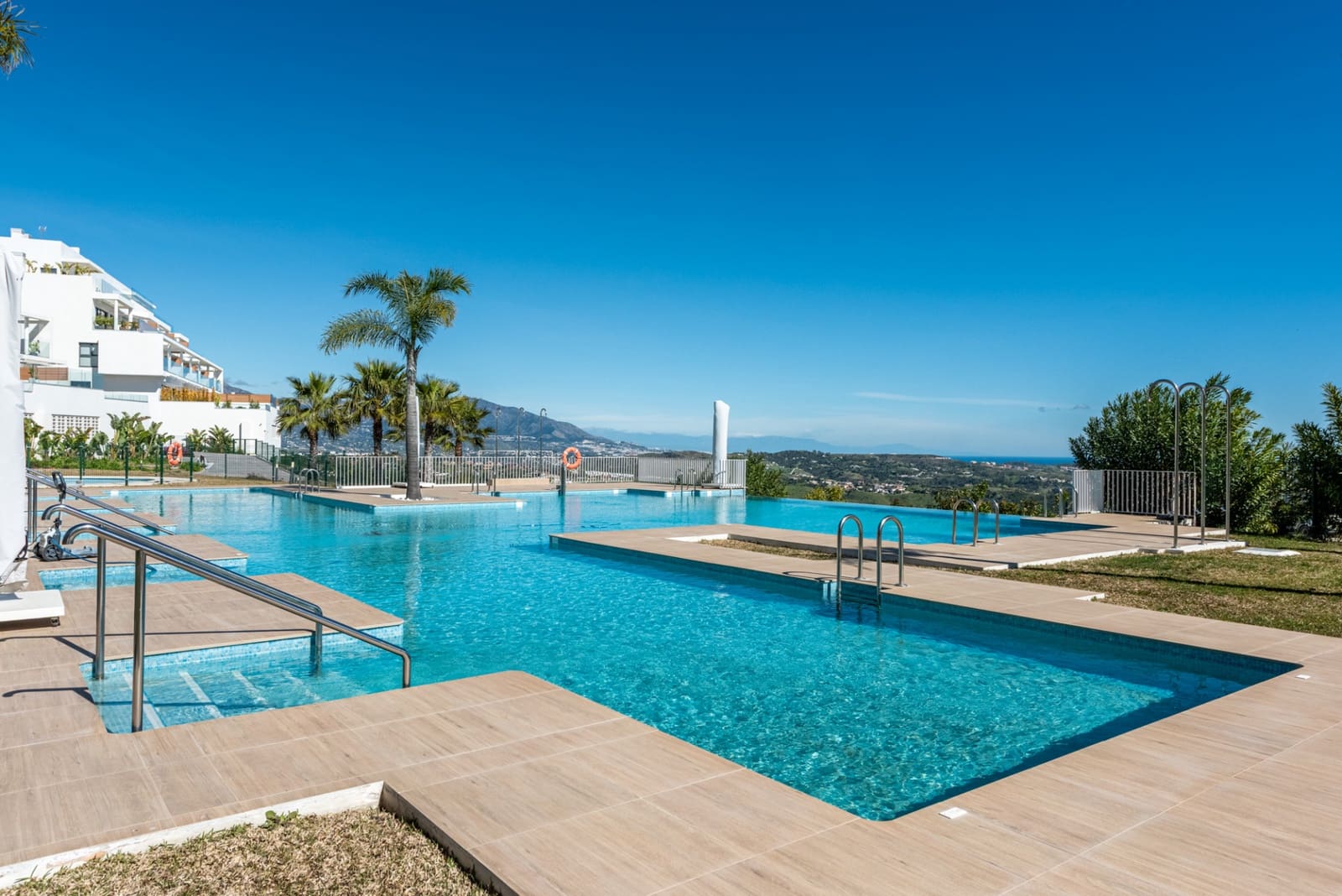 2 quarto Penthouse para venda em La Cala de Mijas com piscina garagem - 995 000 € (Ref: 9640344)