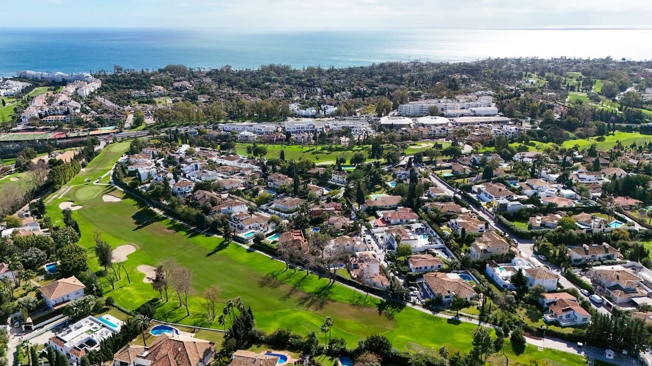 6 soveværelse Villa til salg i Guadalmina med swimmingpool garage - € 5.900.000 (Ref: 9640345)