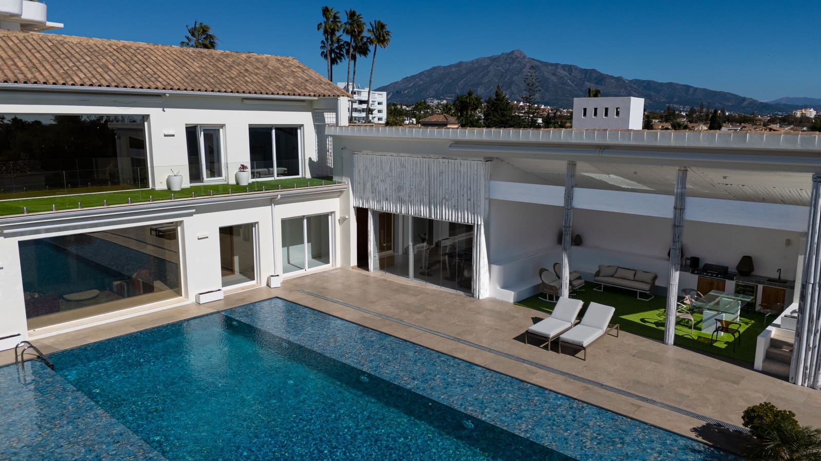 6 soveværelse Villa til salg i Guadalmina med swimmingpool garage - € 5.900.000 (Ref: 9640345)