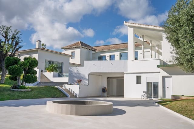 Chalet de 6 habitaciones en Guadalmina Alta, Marbella en venta con piscina garaje - 5.900.000 € (Ref: 9640345)