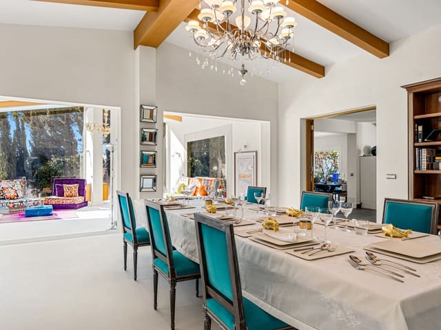 Chalet de 6 habitaciones en Guadalmina Alta, Marbella en venta con piscina garaje - 5.900.000 € (Ref: 9640345)