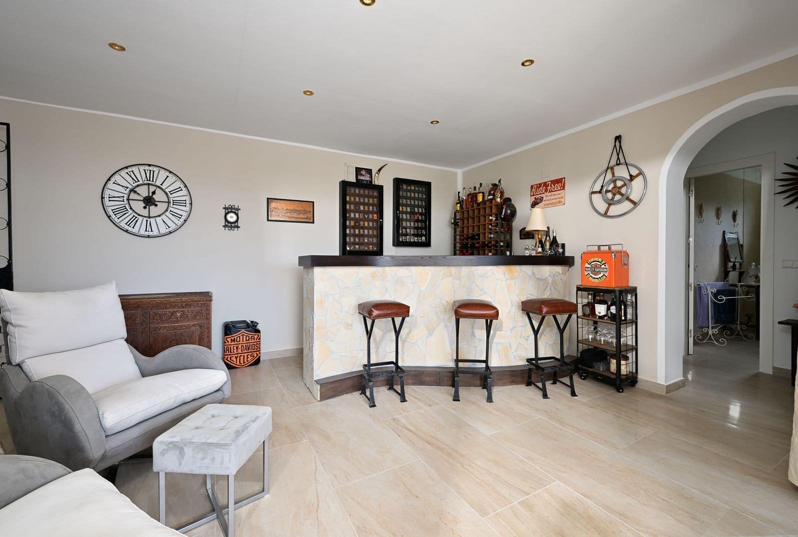 3 makuuhuone Huvila myytävänä paikassa Marbella mukana uima-altaan 
autotalli - 1 850 000 € (Ref: 9644658)