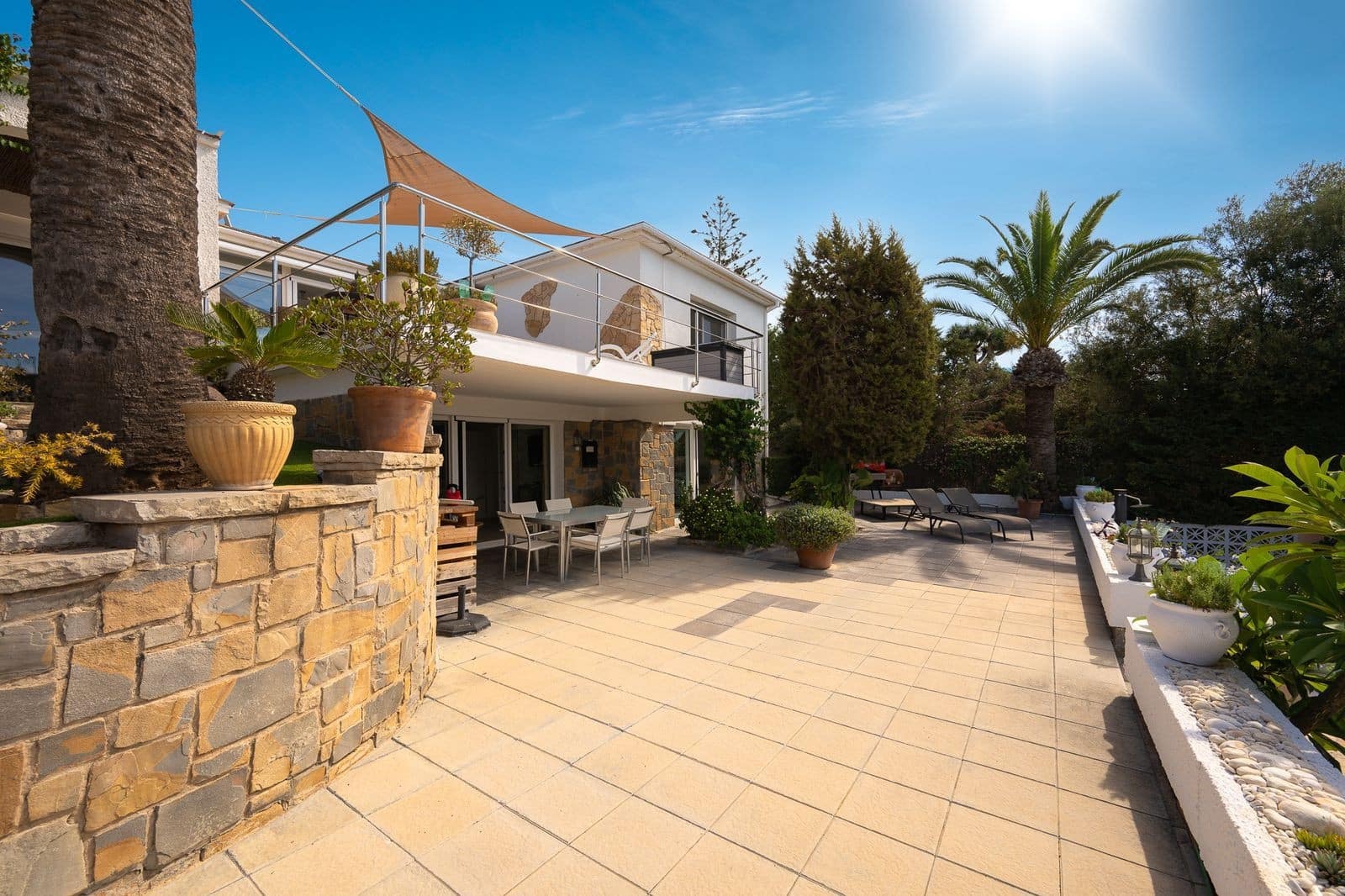 3 makuuhuone Huvila myytävänä paikassa Marbella mukana uima-altaan 
autotalli - 1 850 000 € (Ref: 9644658)