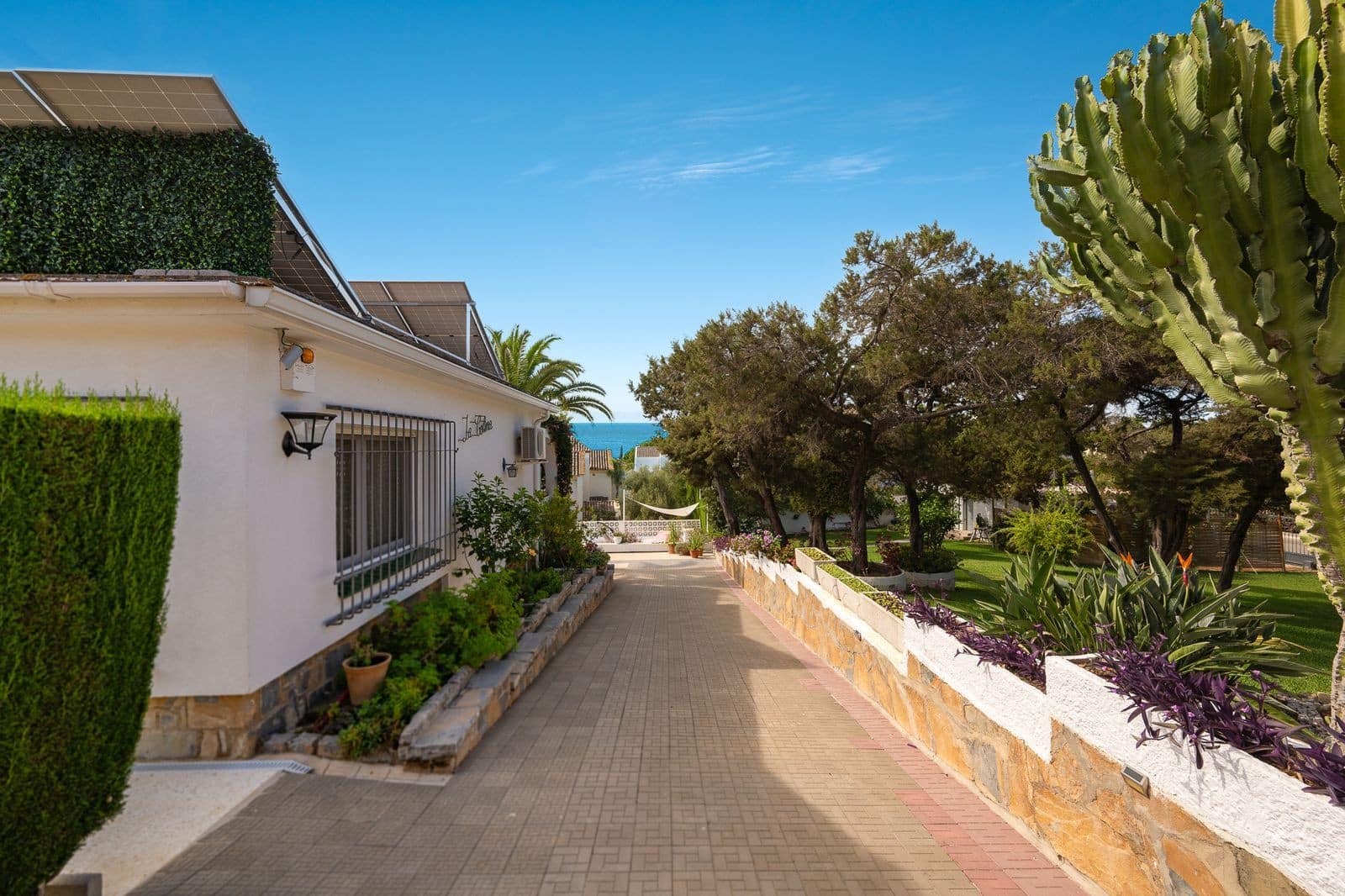 3 makuuhuone Huvila myytävänä paikassa Marbella mukana uima-altaan 
autotalli - 1 850 000 € (Ref: 9644658)