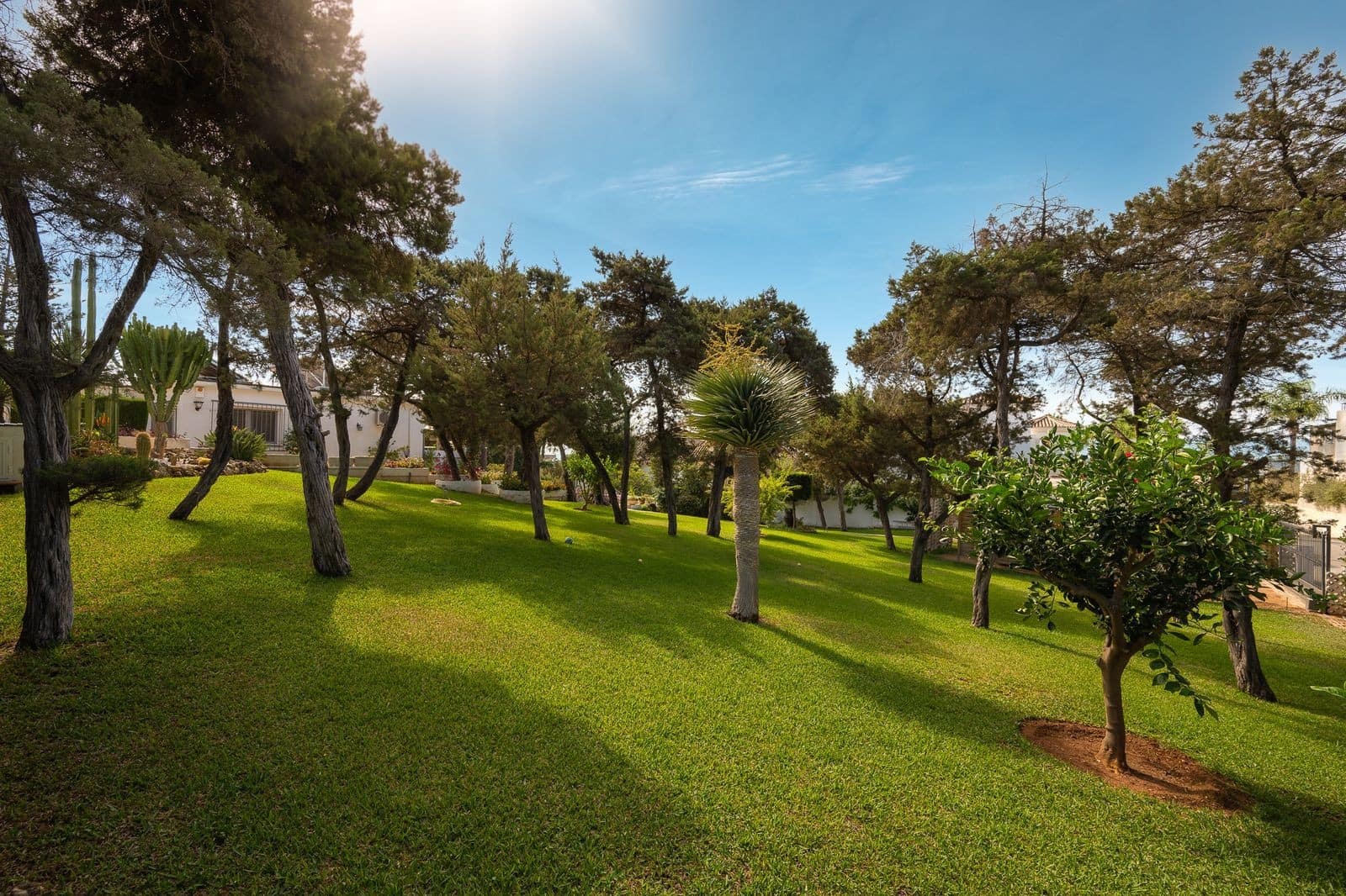 3 makuuhuone Huvila myytävänä paikassa Marbella mukana uima-altaan 
autotalli - 1 850 000 € (Ref: 9644658)