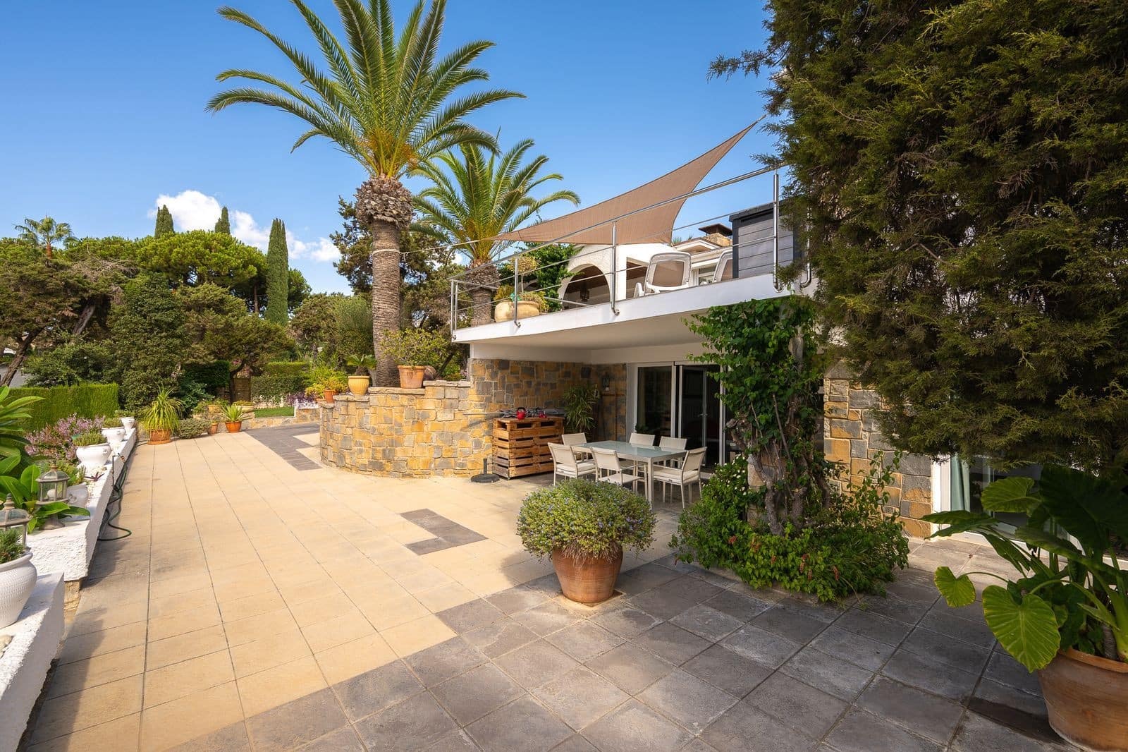 3 makuuhuone Huvila myytävänä paikassa Marbella mukana uima-altaan 
autotalli - 1 850 000 € (Ref: 9644658)