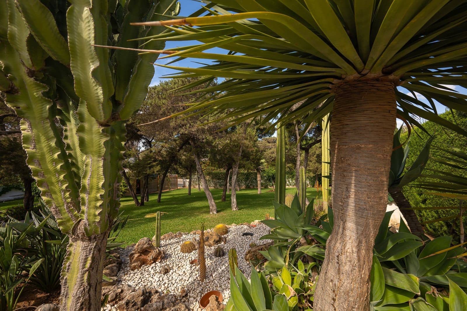 3 makuuhuone Huvila myytävänä paikassa Marbella mukana uima-altaan 
autotalli - 1 850 000 € (Ref: 9644658)