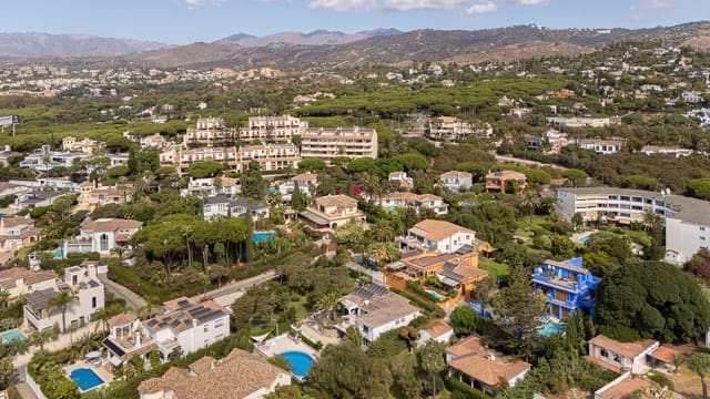 3 makuuhuone Huvila myytävänä paikassa Marbella mukana uima-altaan 
autotalli - 1 850 000 € (Ref: 9644658)