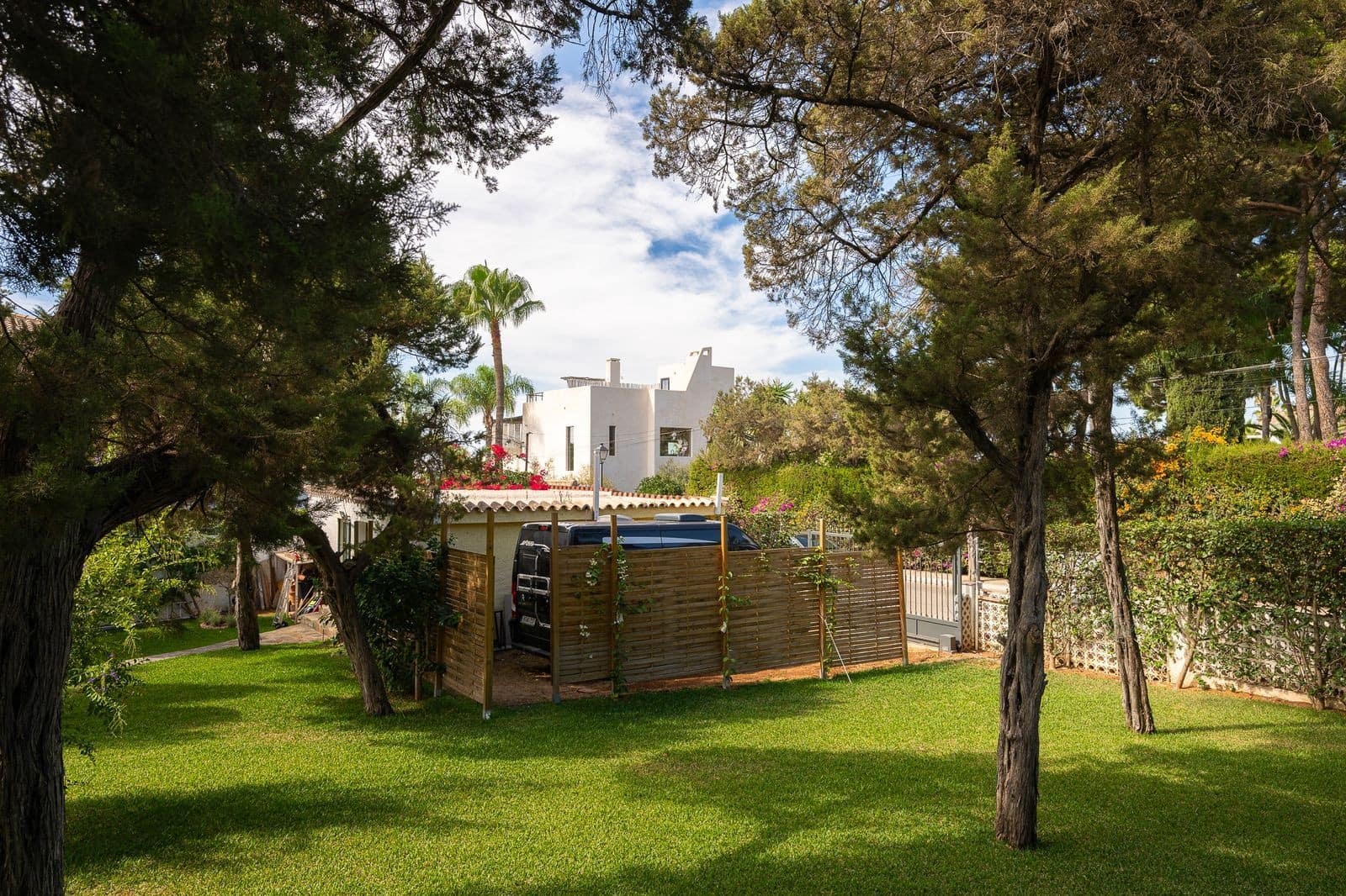 3 makuuhuone Huvila myytävänä paikassa Marbella mukana uima-altaan 
autotalli - 1 850 000 € (Ref: 9644658)