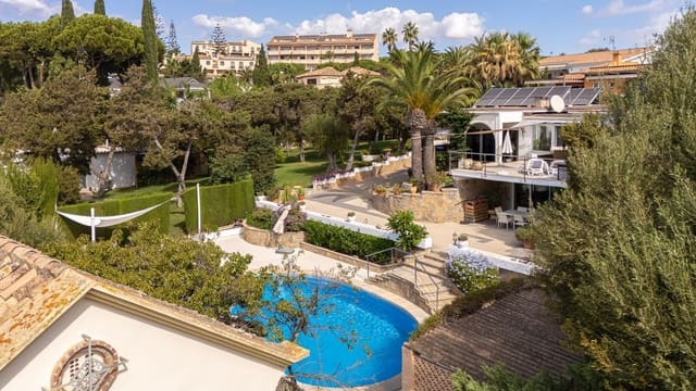 3 sypialnia Willa na sprzedaż w Marbella z basenem garażem - 1 850 000 € (Ref: 9644658)