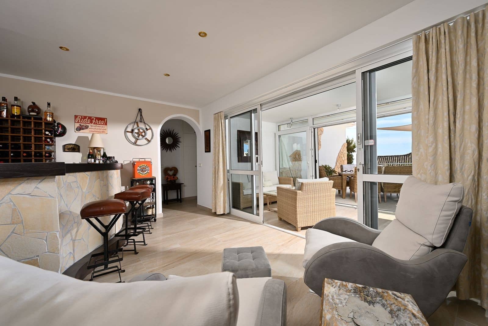 3 sypialnia Willa na sprzedaż w Marbella z basenem garażem - 1 850 000 € (Ref: 9644658)