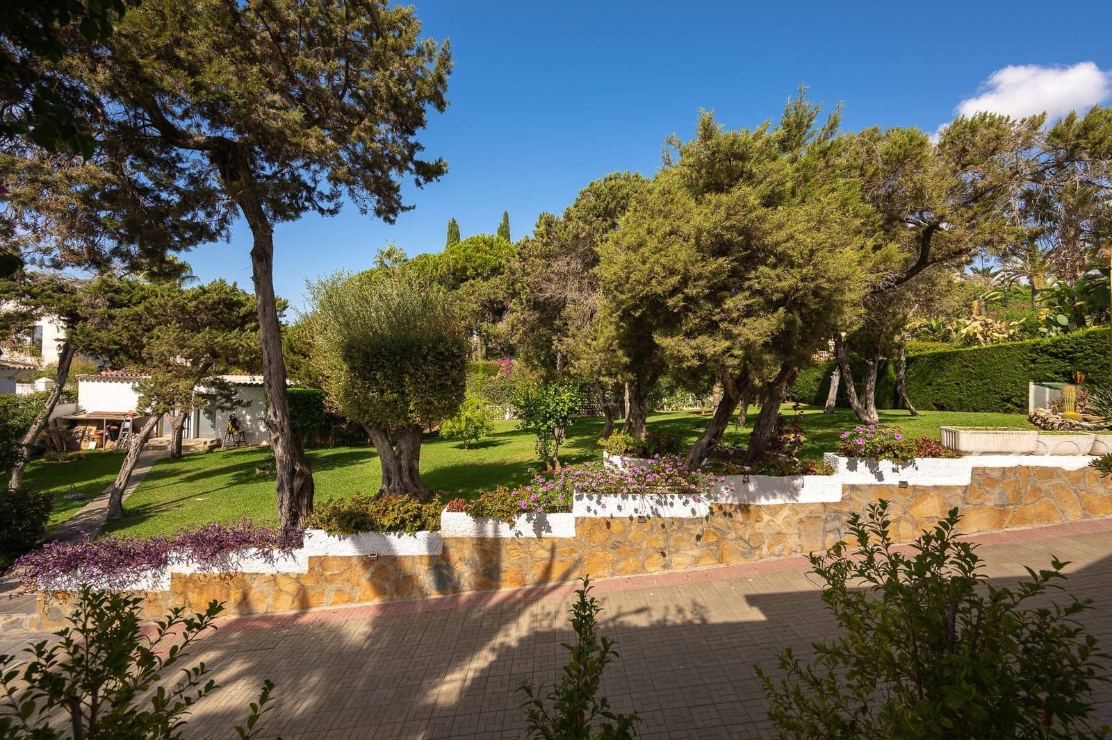 3 sypialnia Willa na sprzedaż w Marbella z basenem garażem - 1 850 000 € (Ref: 9644658)