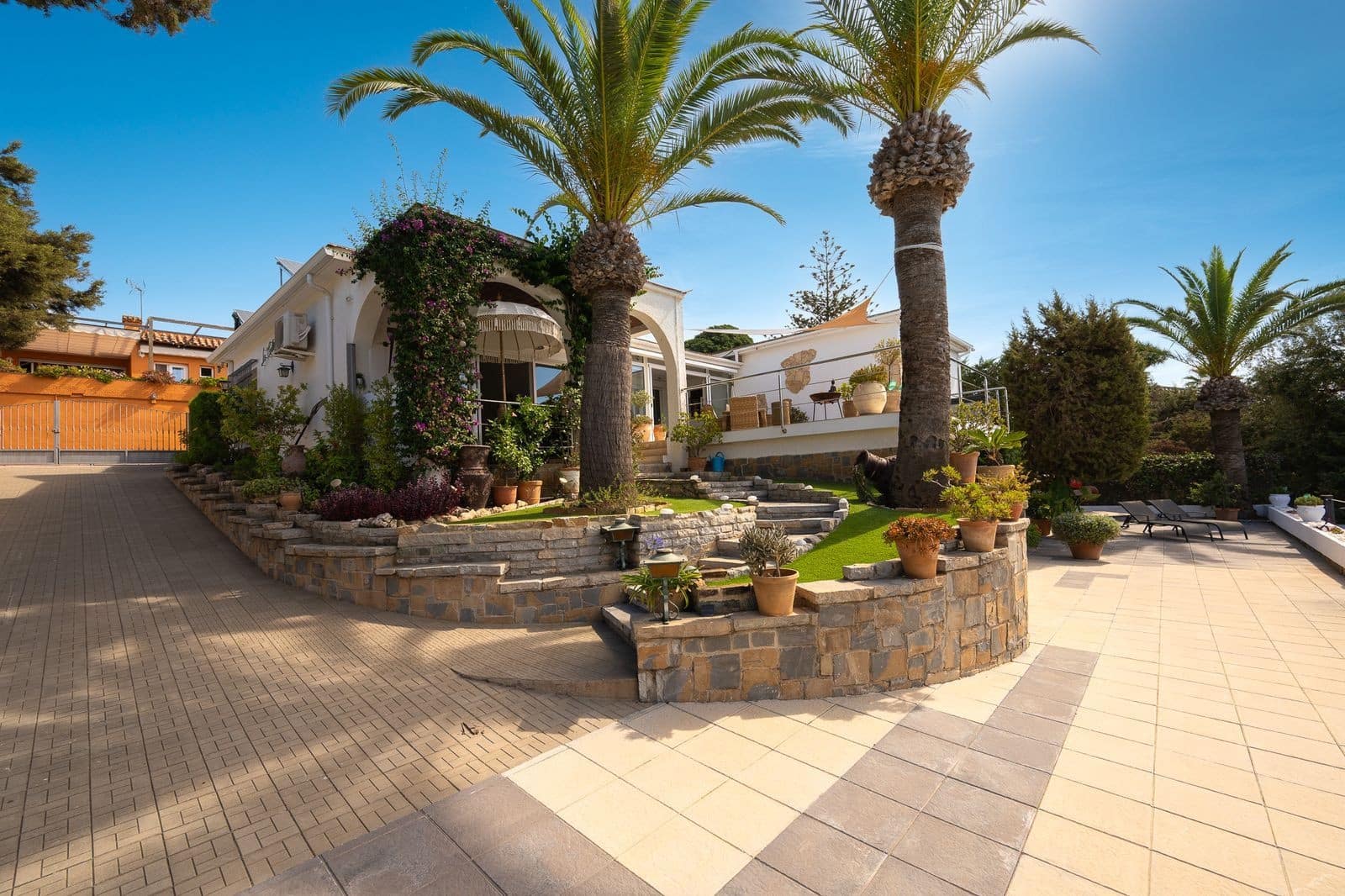 3 sypialnia Willa na sprzedaż w Marbella z basenem garażem - 1 850 000 € (Ref: 9644658)