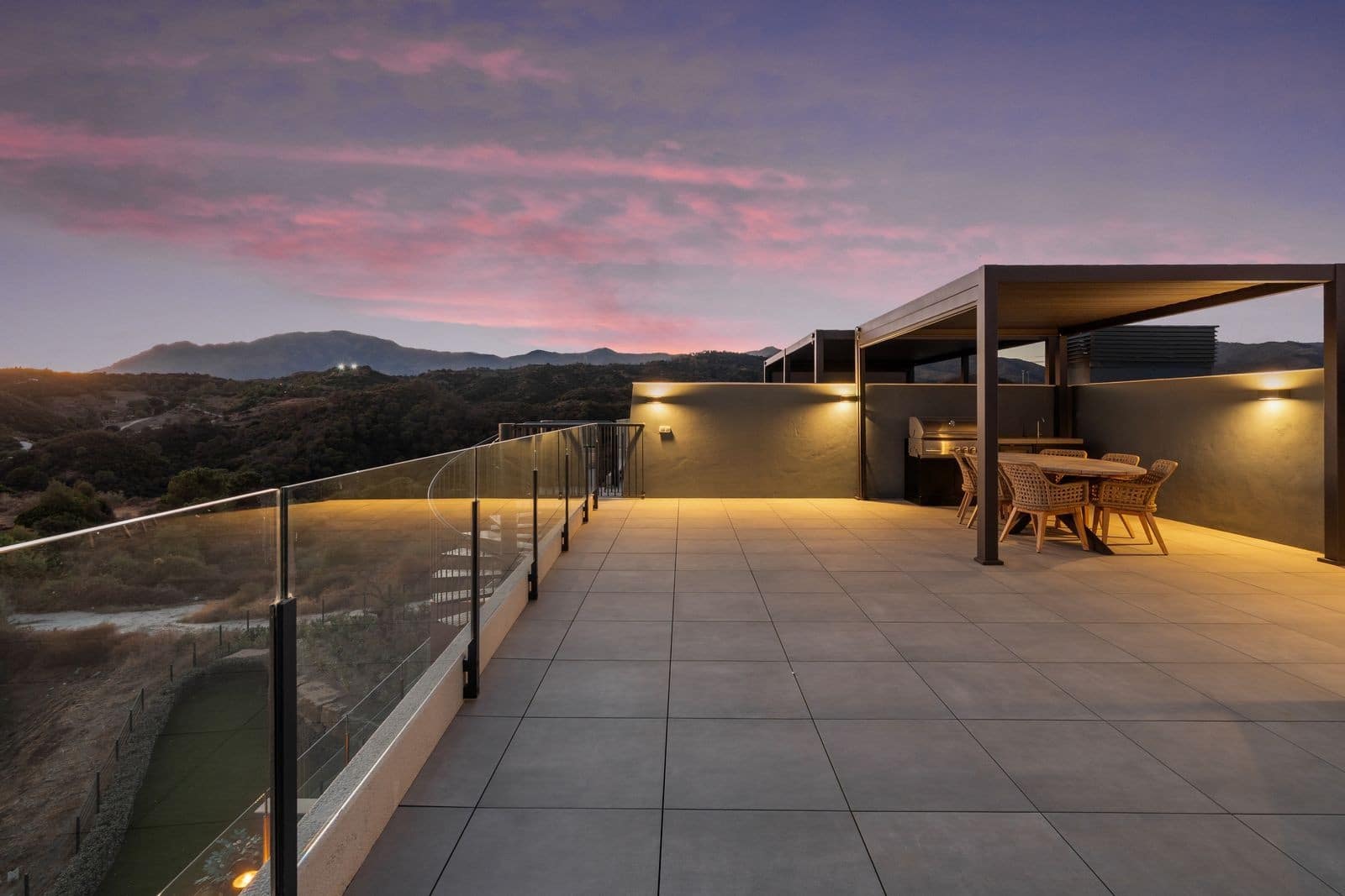 3 Zimmer Villa zu verkaufen in Estepona mit Pool Garage - 925.000 € (Ref: 9644659)