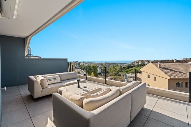 3 quarto Penthouse para venda em Estepona com piscina garagem - 925 000 € (Ref: 9644659)
