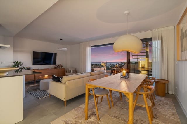 3 quarto Penthouse para venda em Estepona com piscina garagem - 925 000 € (Ref: 9644659)