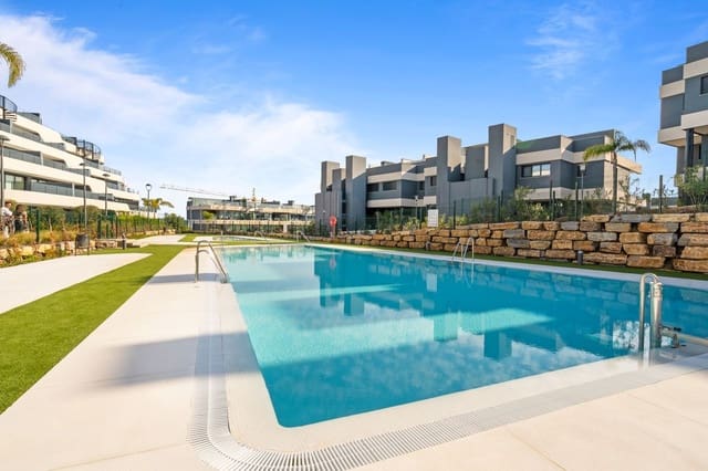3 quarto Penthouse para venda em Estepona com piscina garagem - 925 000 € (Ref: 9644659)