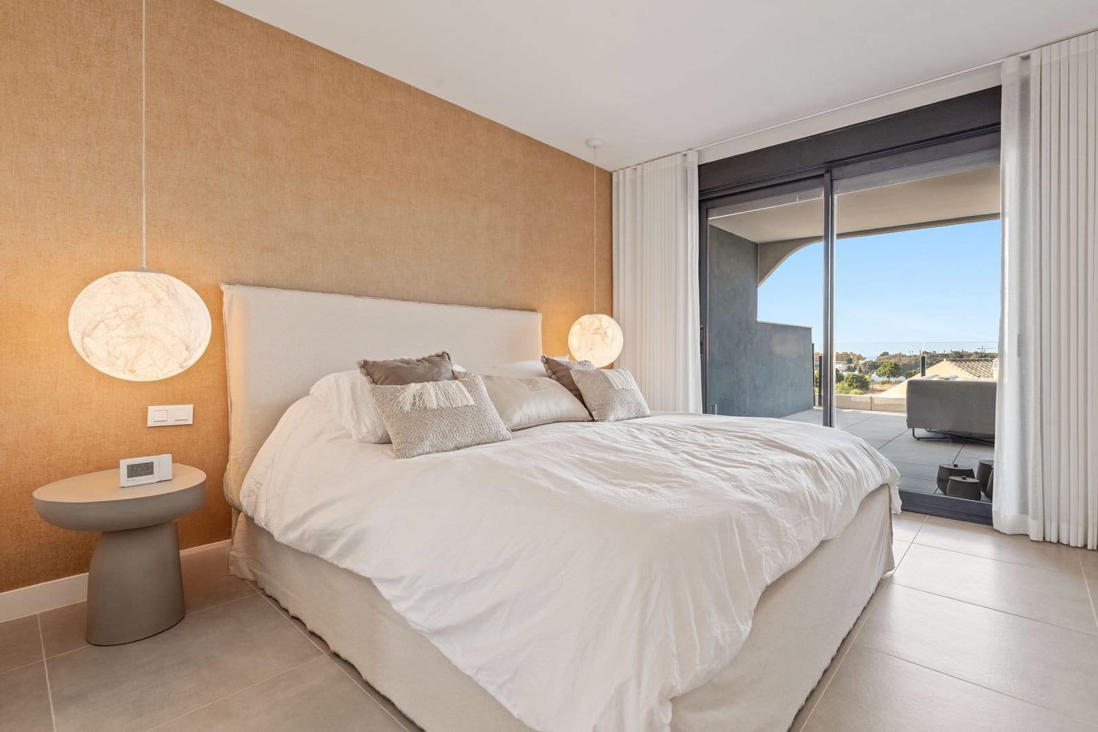 3 soverom Penthouse til salgs i Estepona med svømmebasseng garasje - € 925 000 (Ref: 9644659)