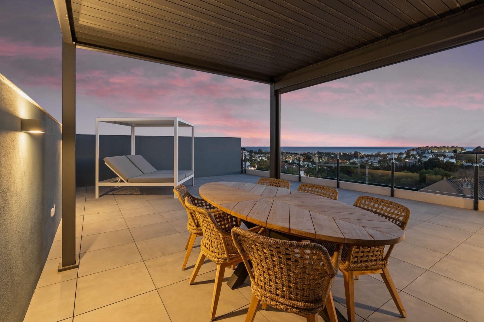 3 soverom Penthouse til salgs i Estepona med svømmebasseng garasje - € 925 000 (Ref: 9644659)