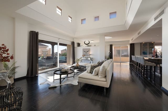 4 slaapkamer Penthouse te koop in Marbella met zwembad garage - € 1.399.000 (Ref: 9647887)