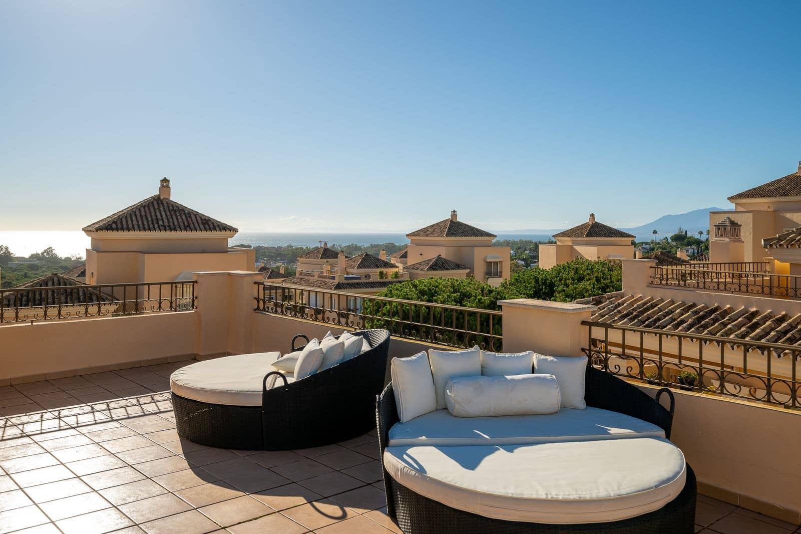 4 sovrum Takvåning till salu i Marbella med pool garage - 1 399 000 € (Ref: 9647887)