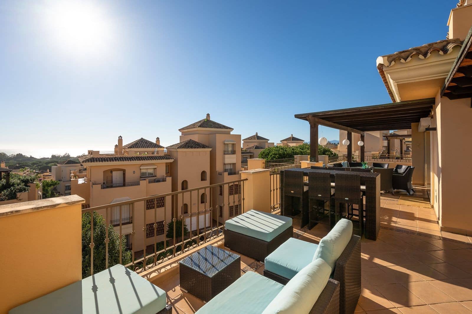 4 sovrum Takvåning till salu i Marbella med pool garage - 1 399 000 € (Ref: 9647887)