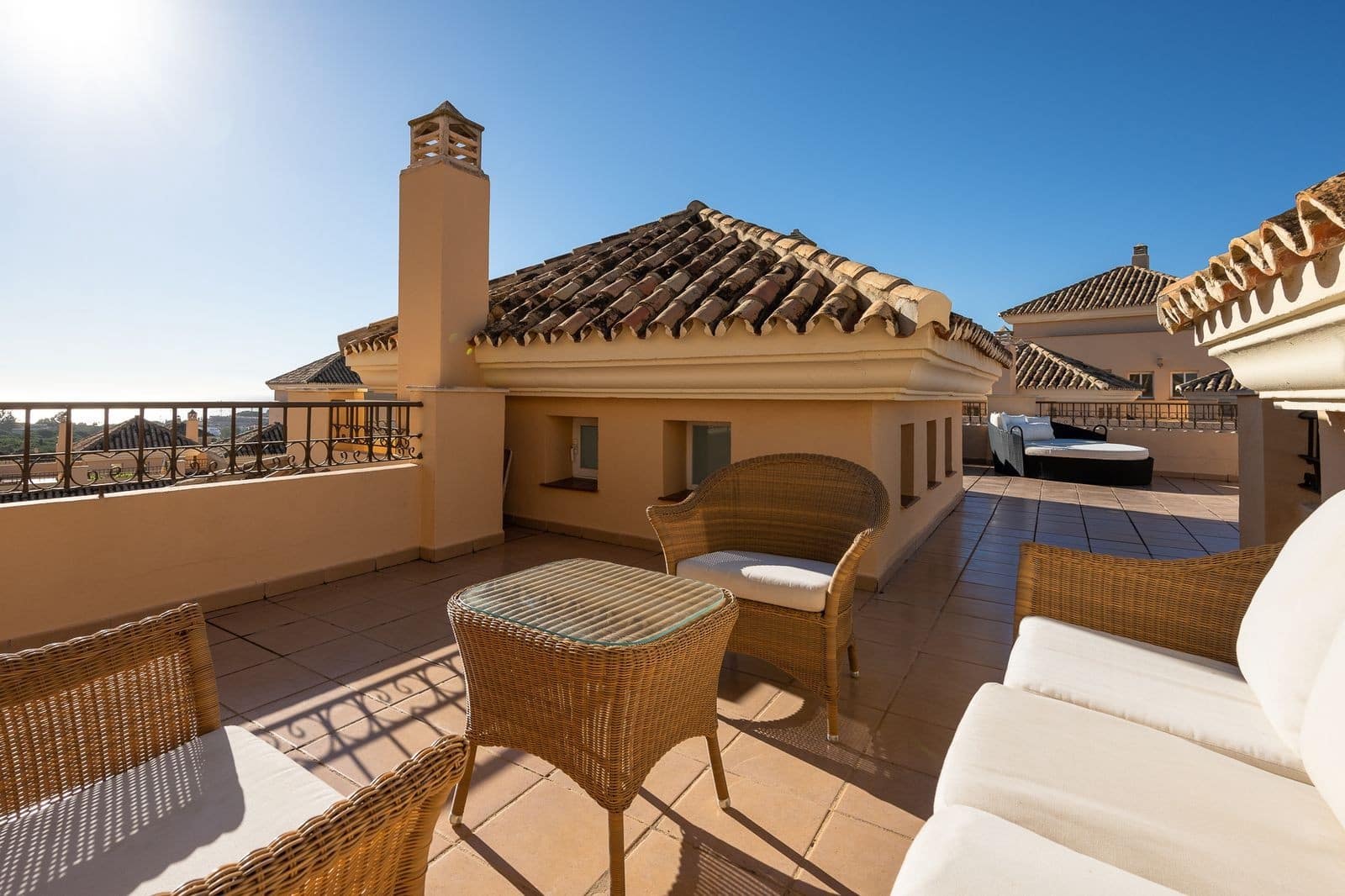 4 sovrum Takvåning till salu i Marbella med pool garage - 1 399 000 € (Ref: 9647887)