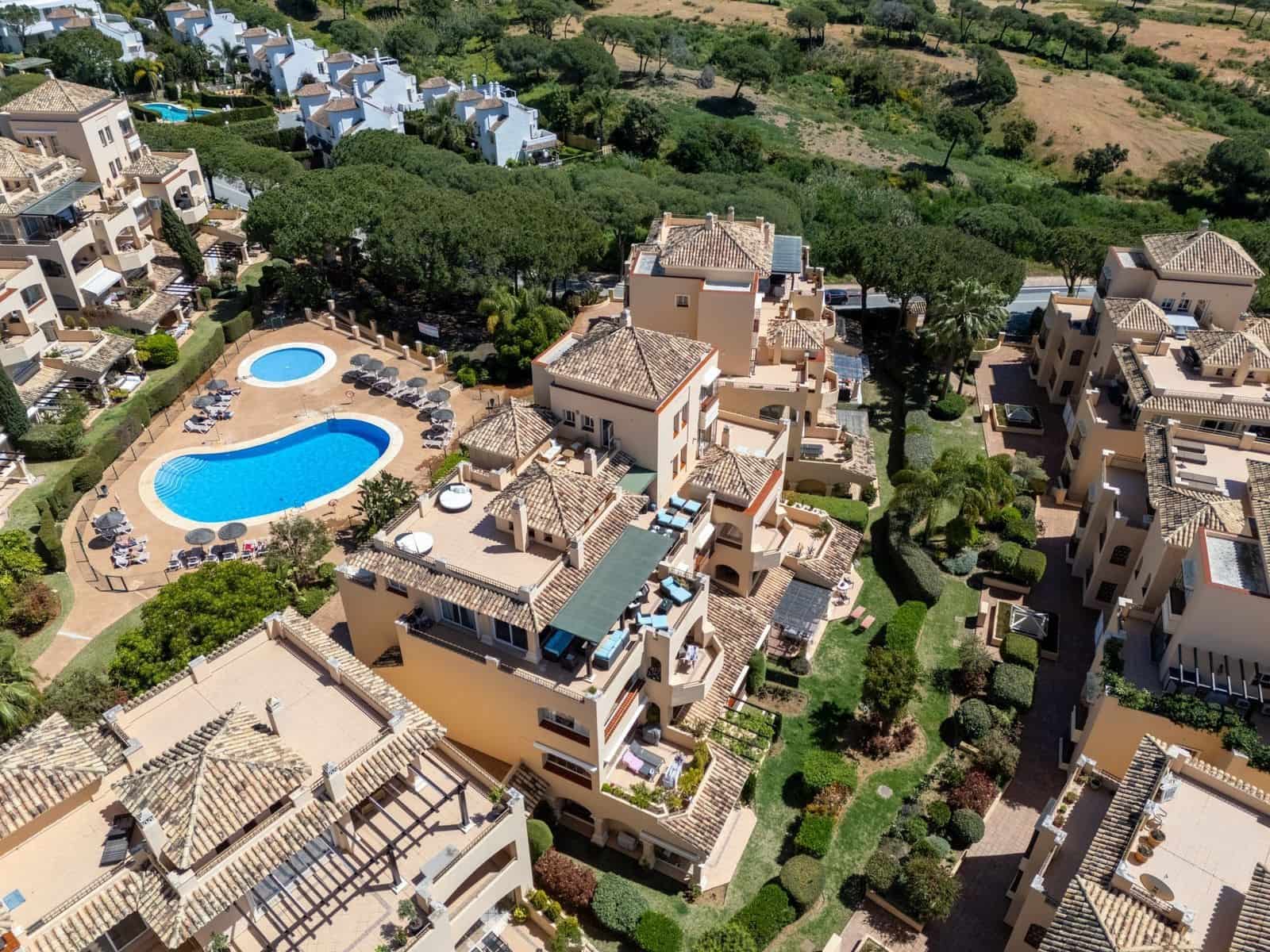 4 sovrum Takvåning till salu i Marbella med pool garage - 1 399 000 € (Ref: 9647887)