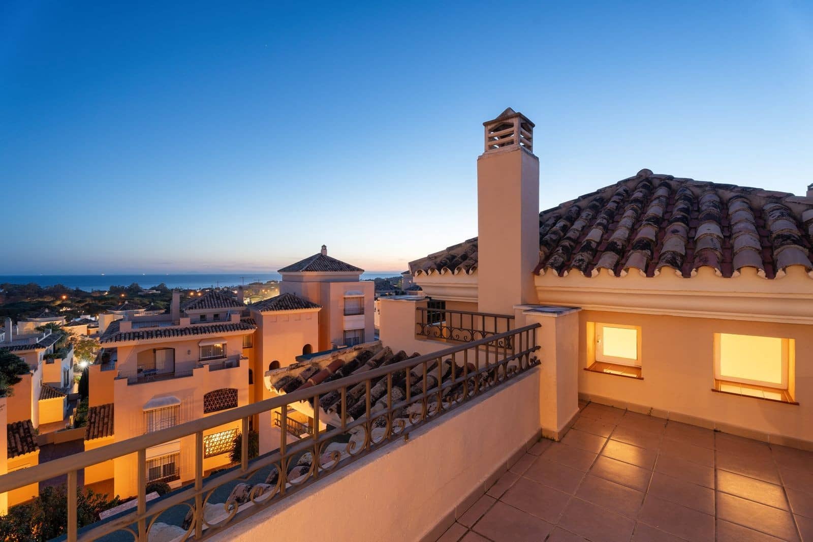 4 sovrum Takvåning till salu i Marbella med pool garage - 1 399 000 € (Ref: 9647887)