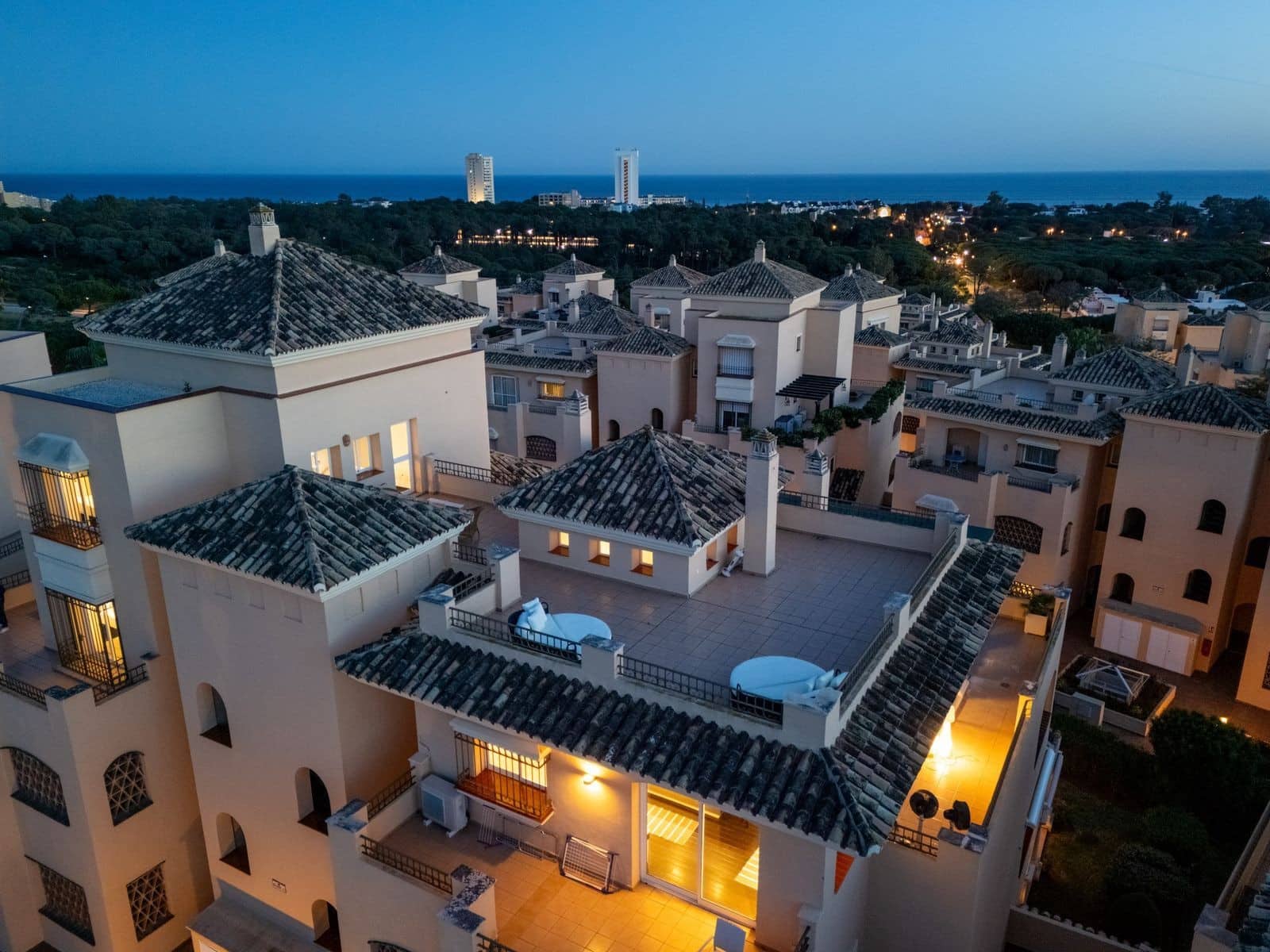 4 sovrum Takvåning till salu i Marbella med pool garage - 1 399 000 € (Ref: 9647887)
