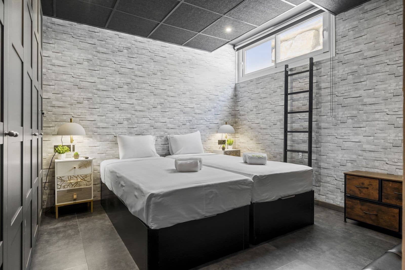 4 bedroom Villa for sale in Mijas with pool garage - € 1,799,000 (Ref: 9647888)