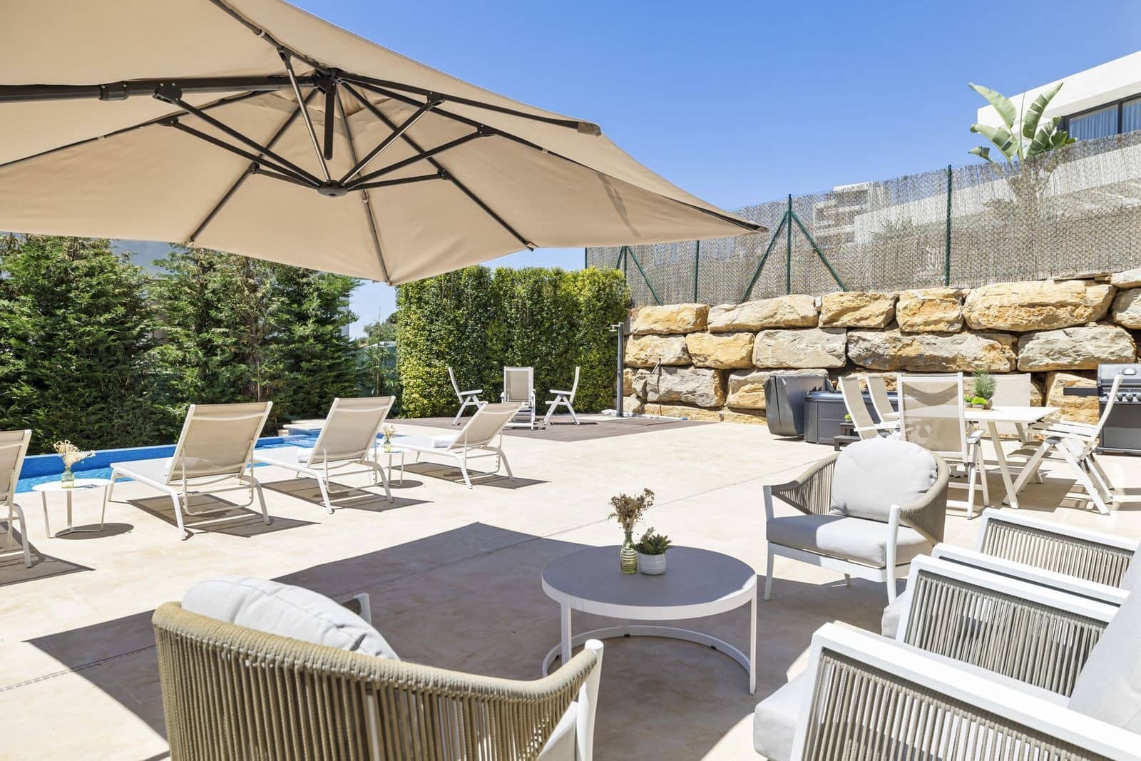 4 bedroom Villa for sale in Mijas with pool garage - € 1,799,000 (Ref: 9647888)