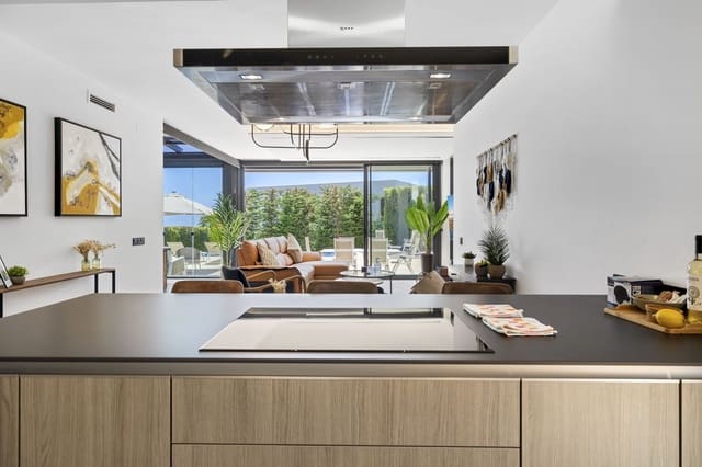 4 sovrum Villa till salu i Mijas med pool garage - 1 799 000 € (Ref: 9647888)