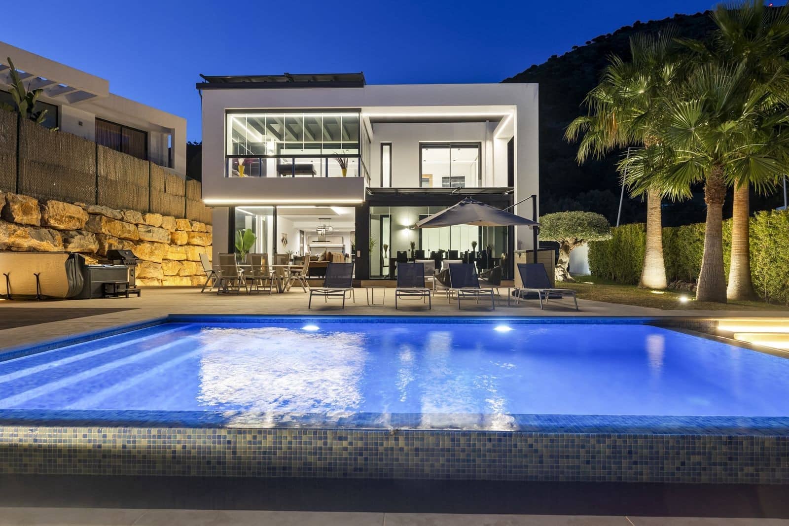 4 sovrum Villa till salu i Mijas med pool garage - 1 799 000 € (Ref: 9647888)