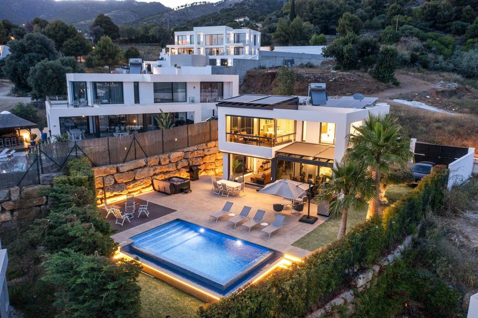 4 sovrum Villa till salu i Mijas med pool garage - 1 799 000 € (Ref: 9647888)