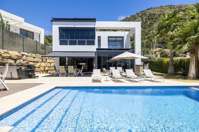 4 sovrum Villa till salu i Mijas med pool garage - 1 799 000 € (Ref: 9647888)
