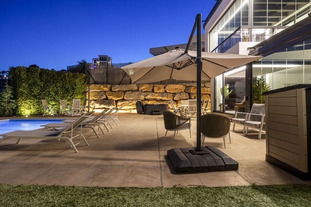 4 sovrum Villa till salu i Mijas med pool garage - 1 799 000 € (Ref: 9647888)