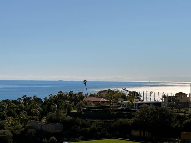 3 quarto Apartamento para venda em Estepona com piscina garagem - 950 000 € (Ref: 9647890)