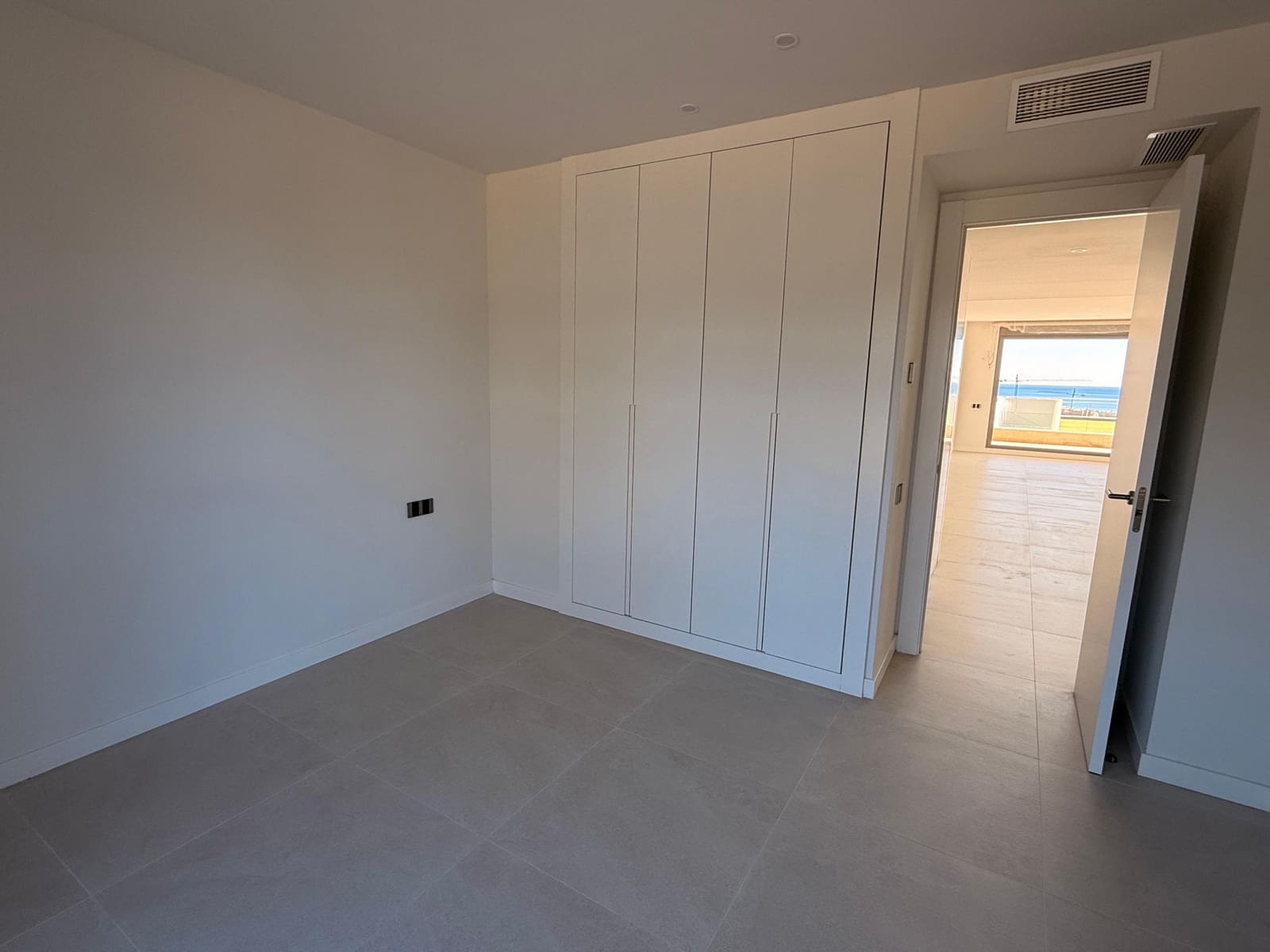 3 soverom Leilighet til salgs i New Golden Mile med svømmebasseng garasje - € 950 000 (Ref: 9647890)